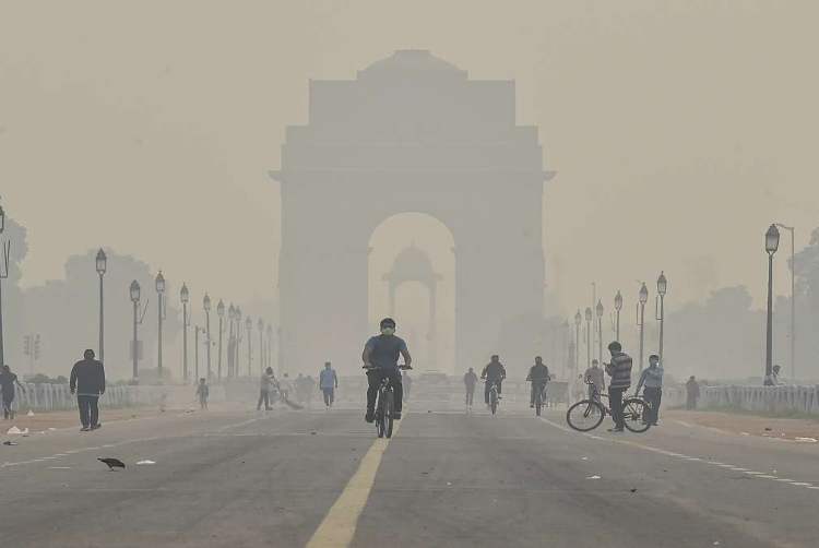 Urban PM2.5 pollution and light pollution linked to thyroid cancer