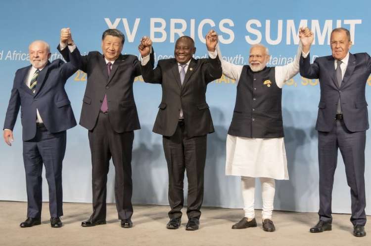 Towards a multipolar world