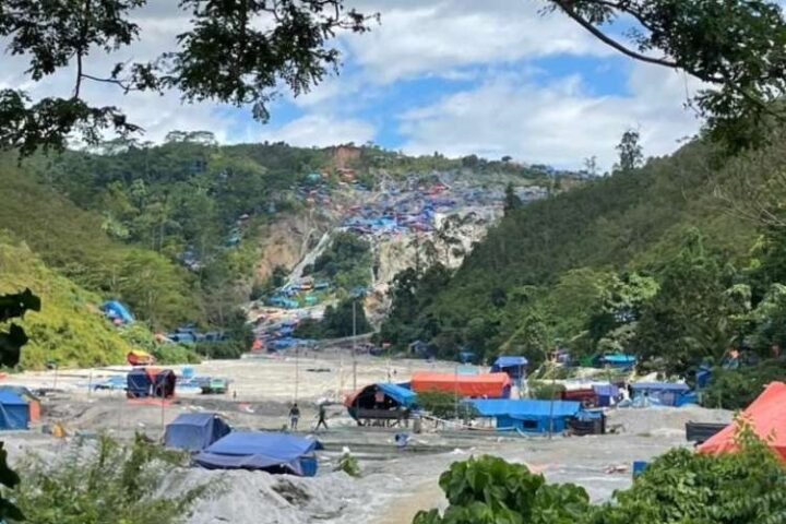 Indonesia gold mining crisis