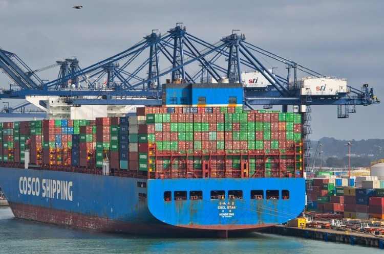 China's economy shows signs of slowdown