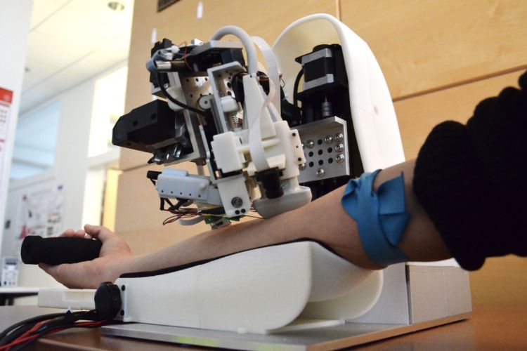 Robotic blood draw devices